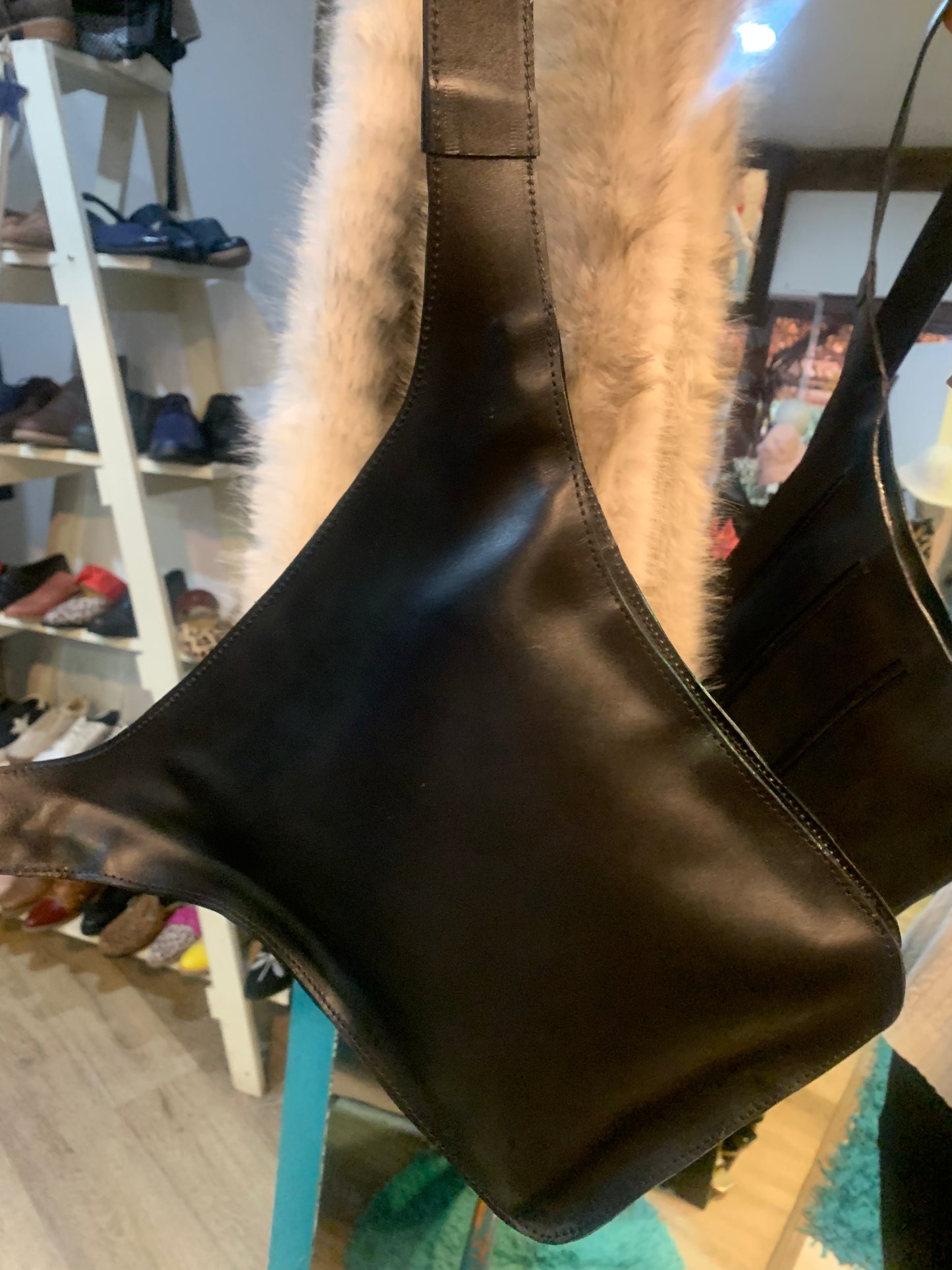 Morral Cuero Negro 3 cierres