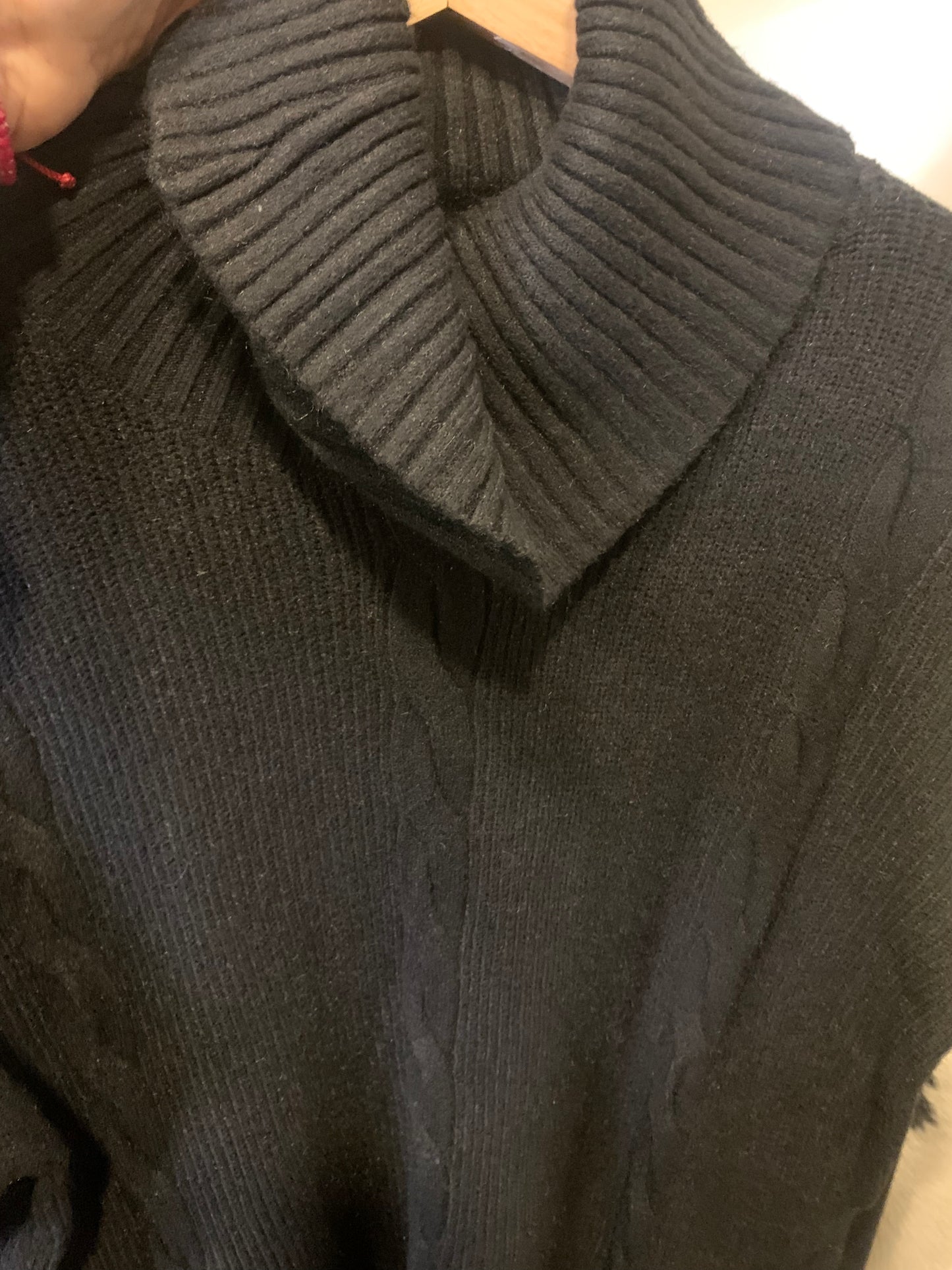 Sweaters negro trenza grande cuello alto