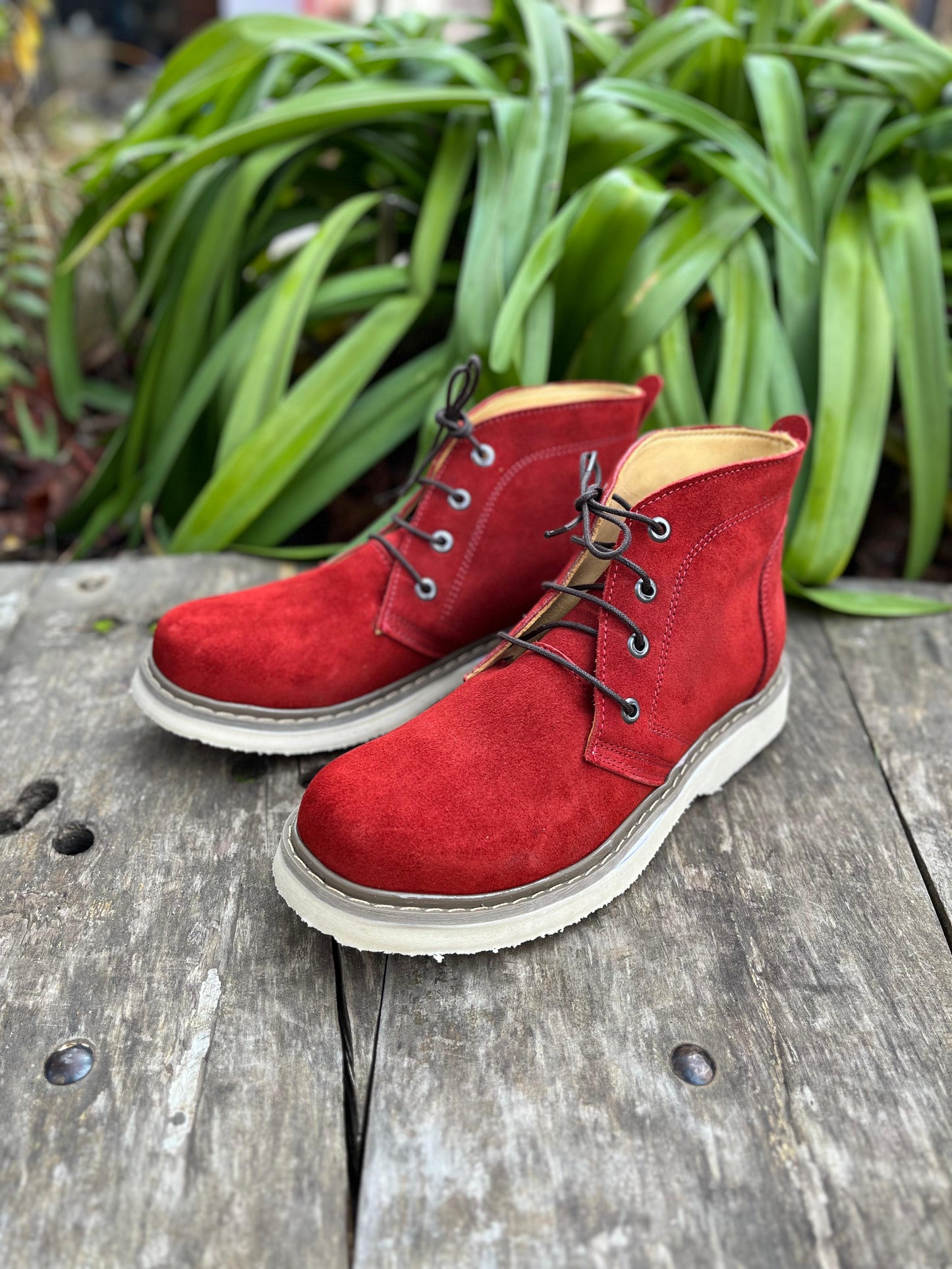 Botita corta México cuero rojo c/cordones