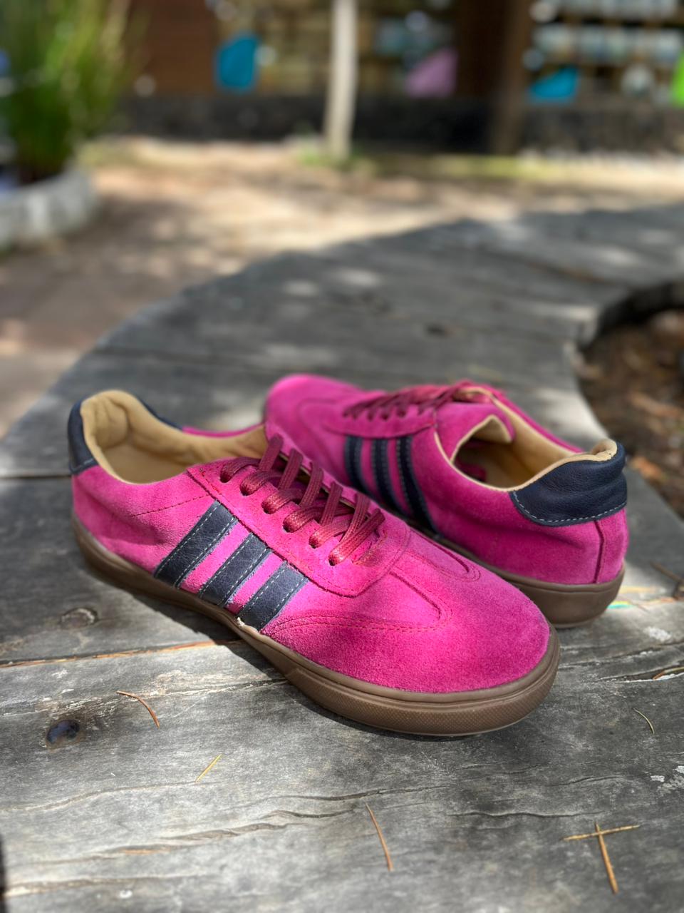Zapatilla samba cuero reno fucsia c/azul