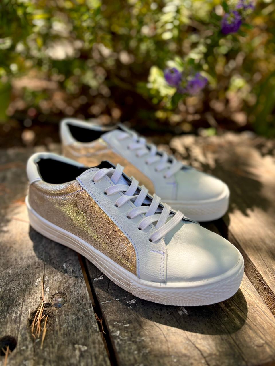 Zapatilla cuero blanco c/glitter dorado