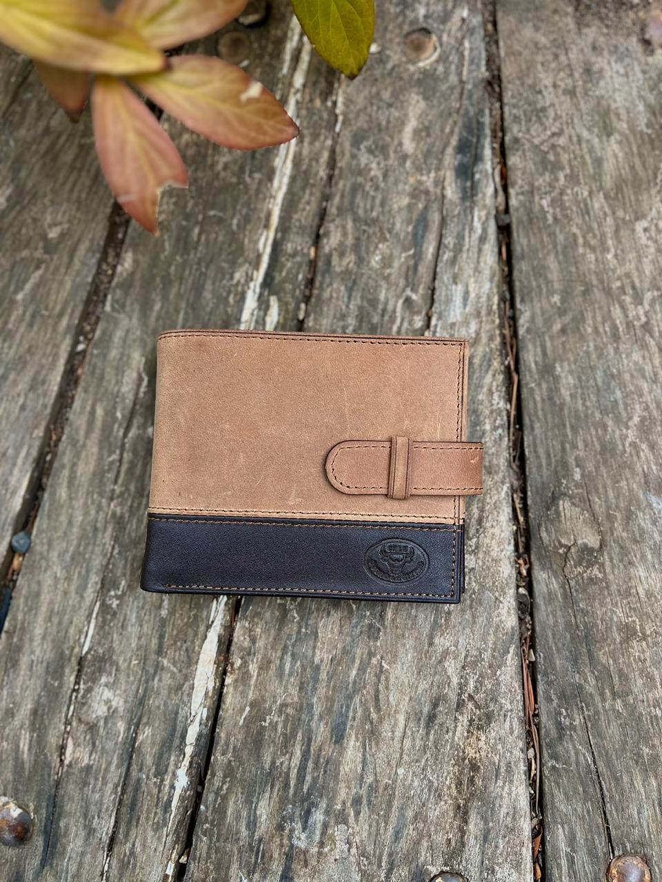 Billetera hombre cuero camel engrasado, c/ sujetador