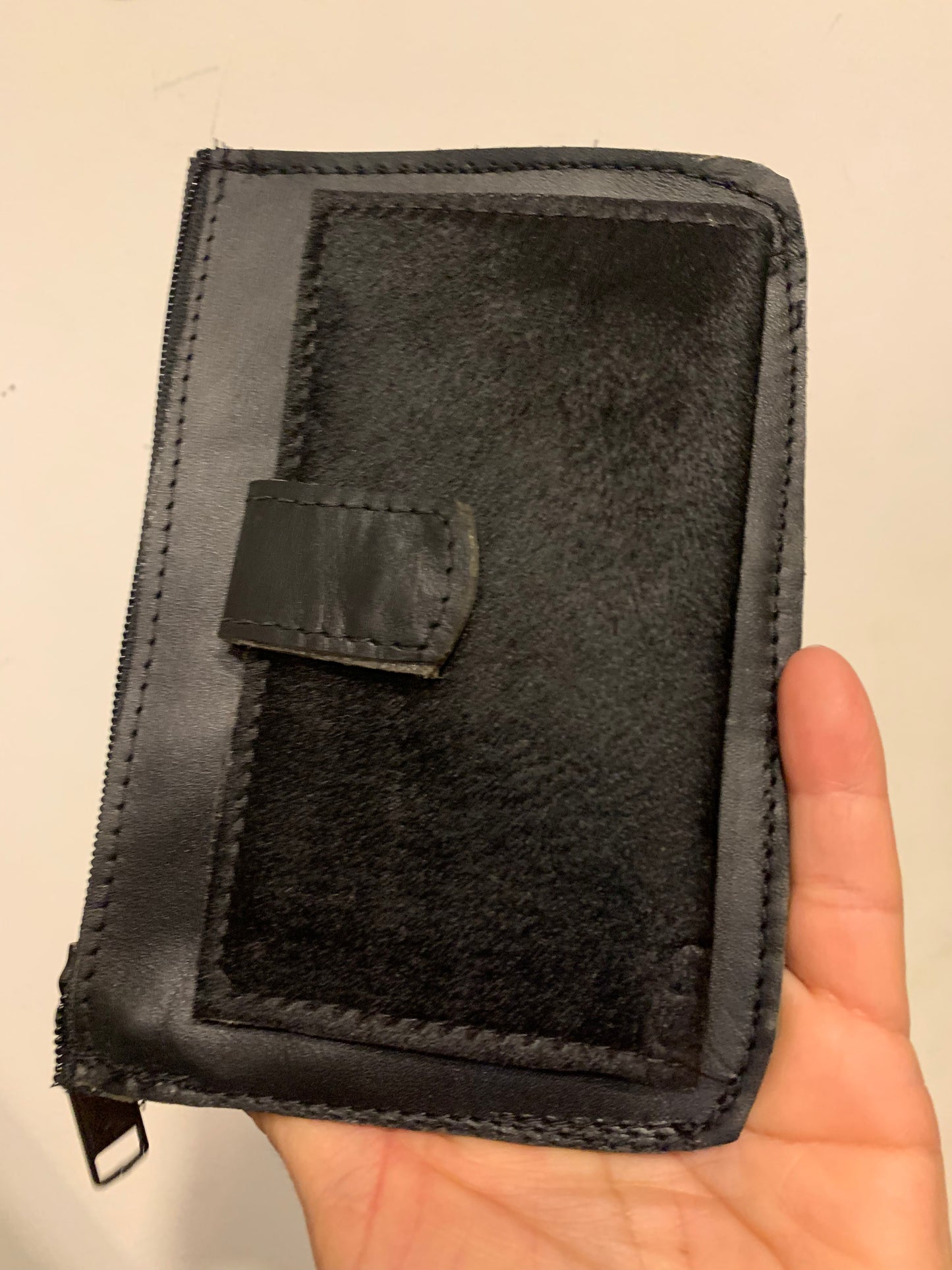 Billetera Cuero Liso negro con Cuero pelo negro