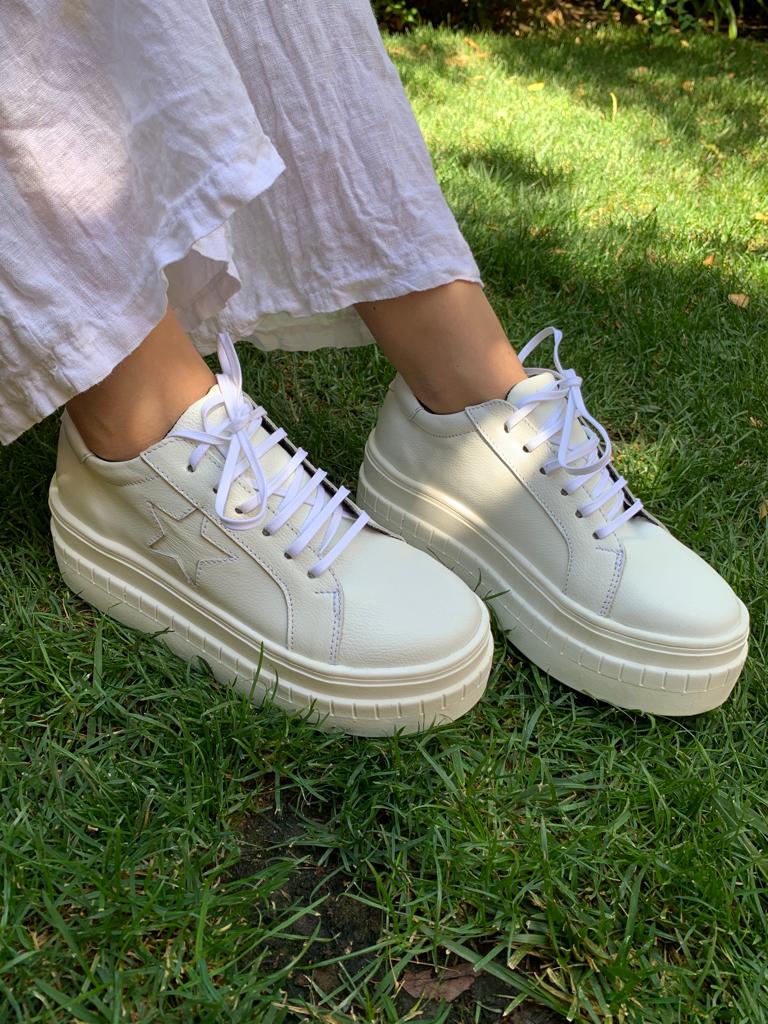 Zapatilla Montana cuero blanco, estrella, alto