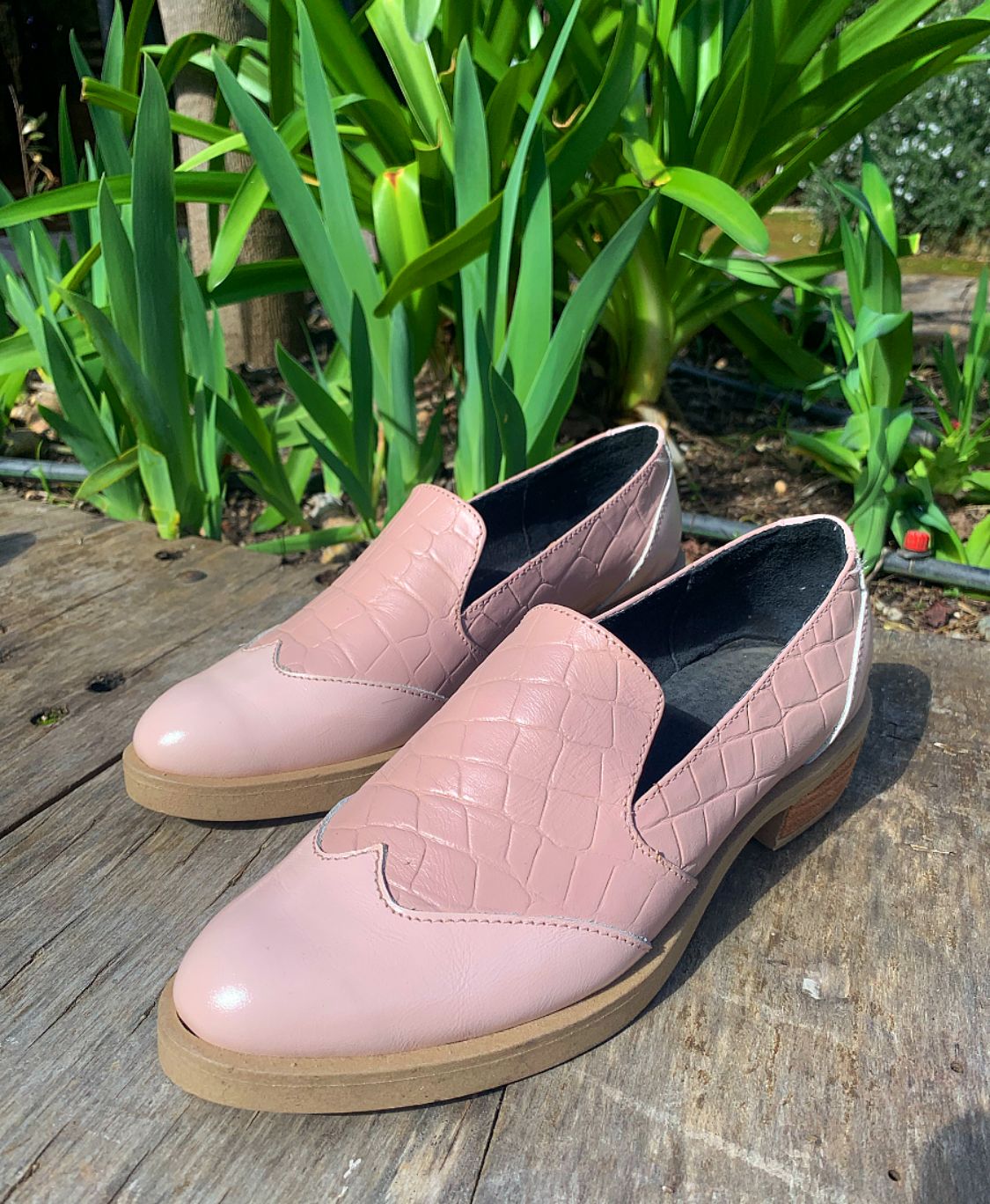 Mocasine Ortiz cuero rosado croco y richiato