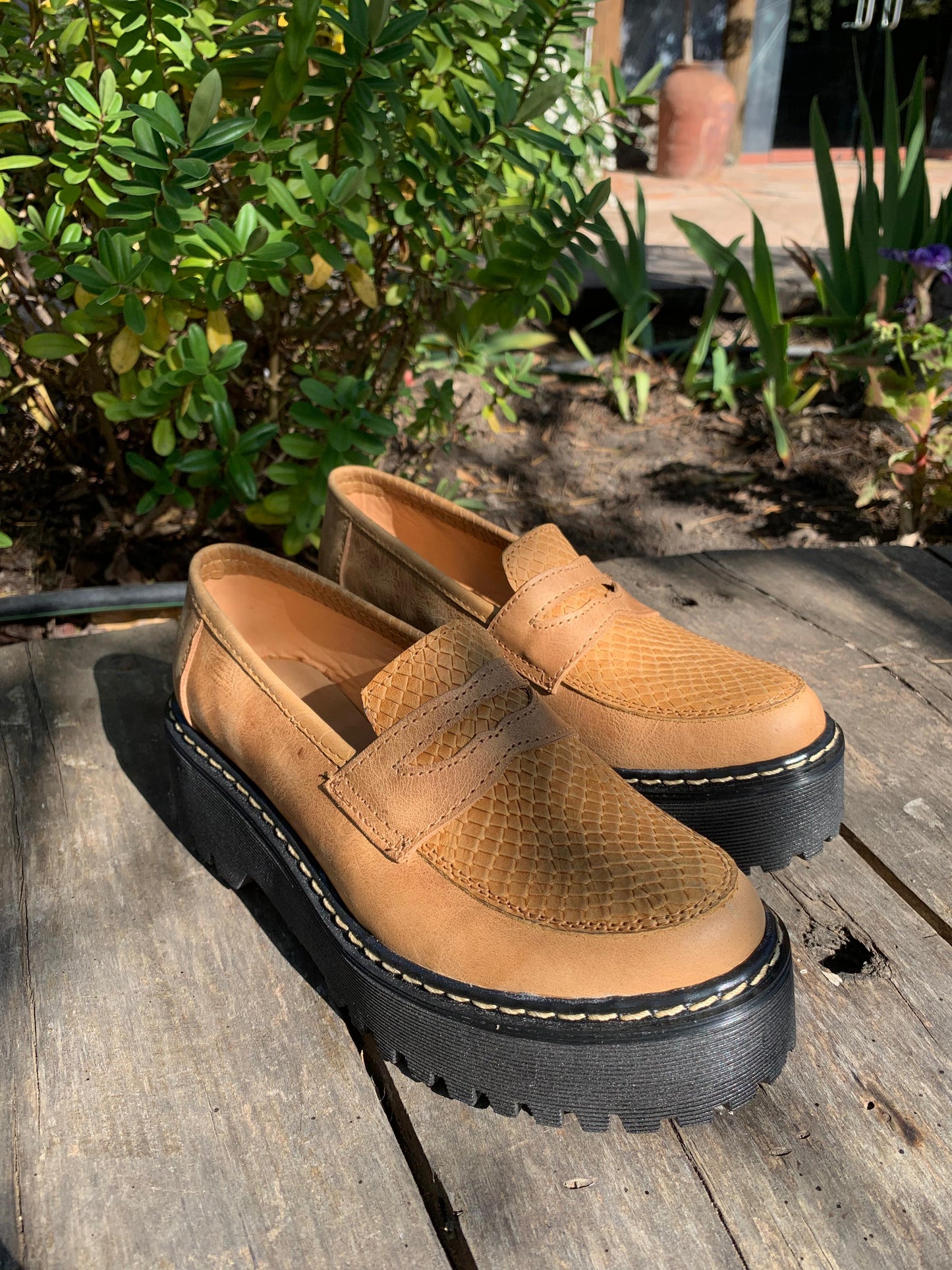 Mocasine cuero camel, serp