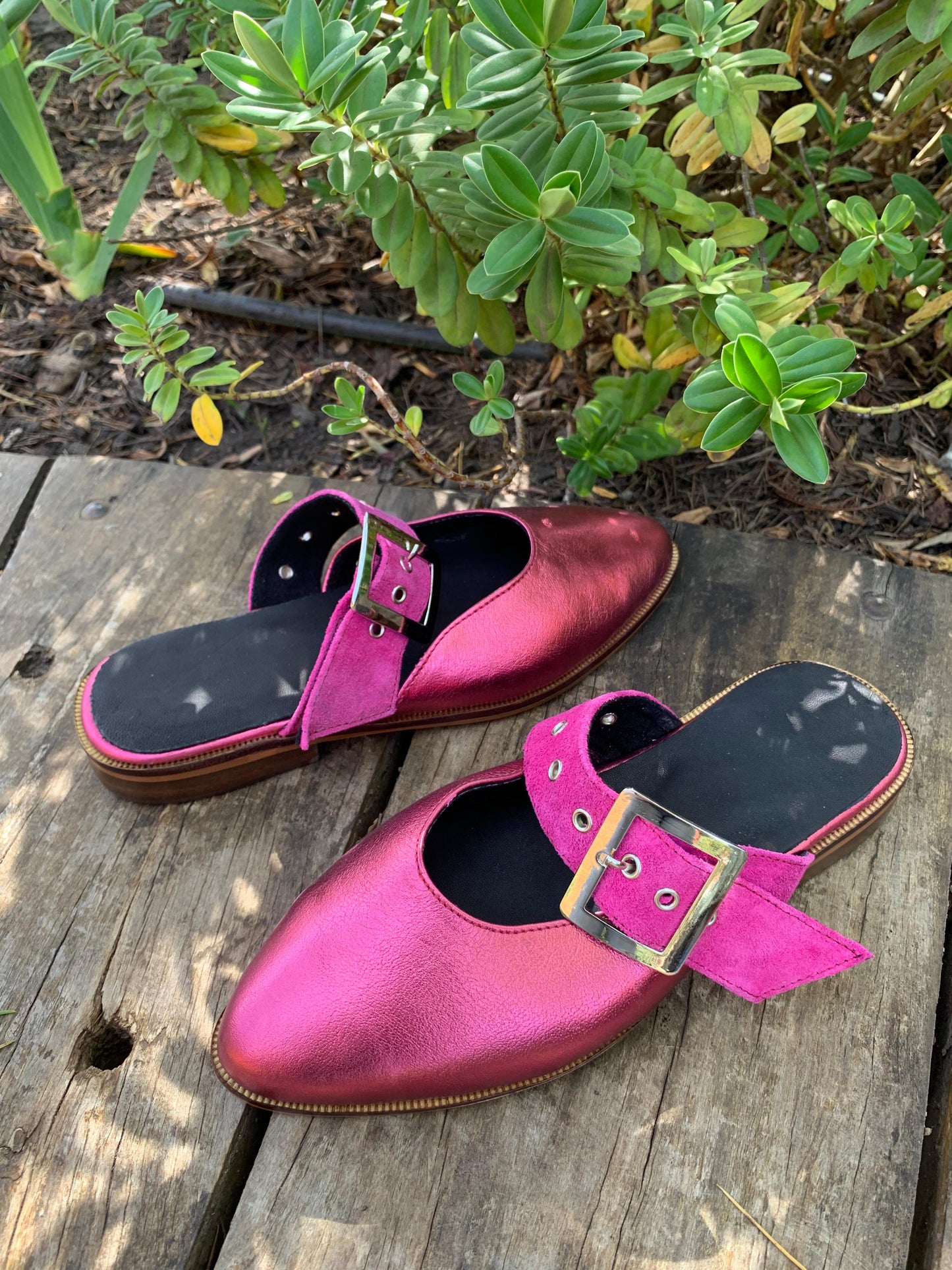 Puntilla Tucumán con hebilla cuero Fucsia