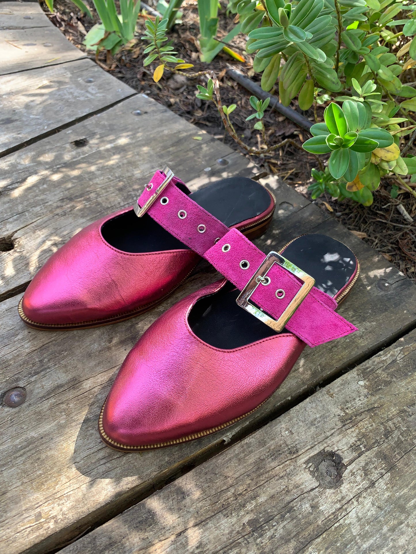 Puntilla Tucumán con hebilla cuero Fucsia
