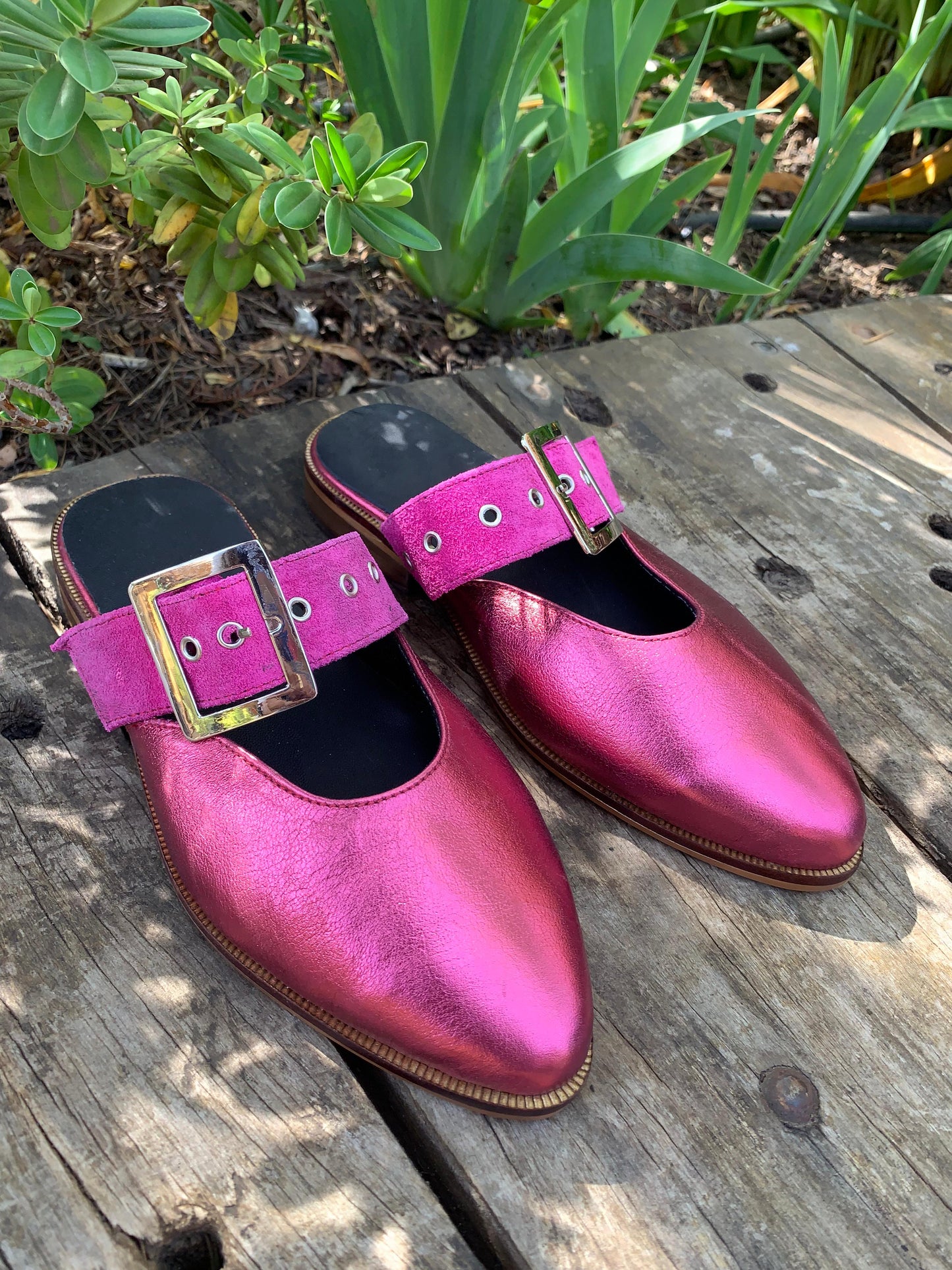 Puntilla Tucumán con hebilla cuero Fucsia