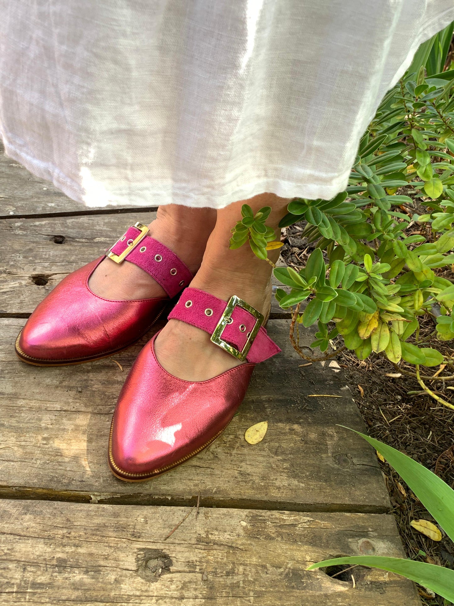 Puntilla Tucumán con hebilla cuero Fucsia