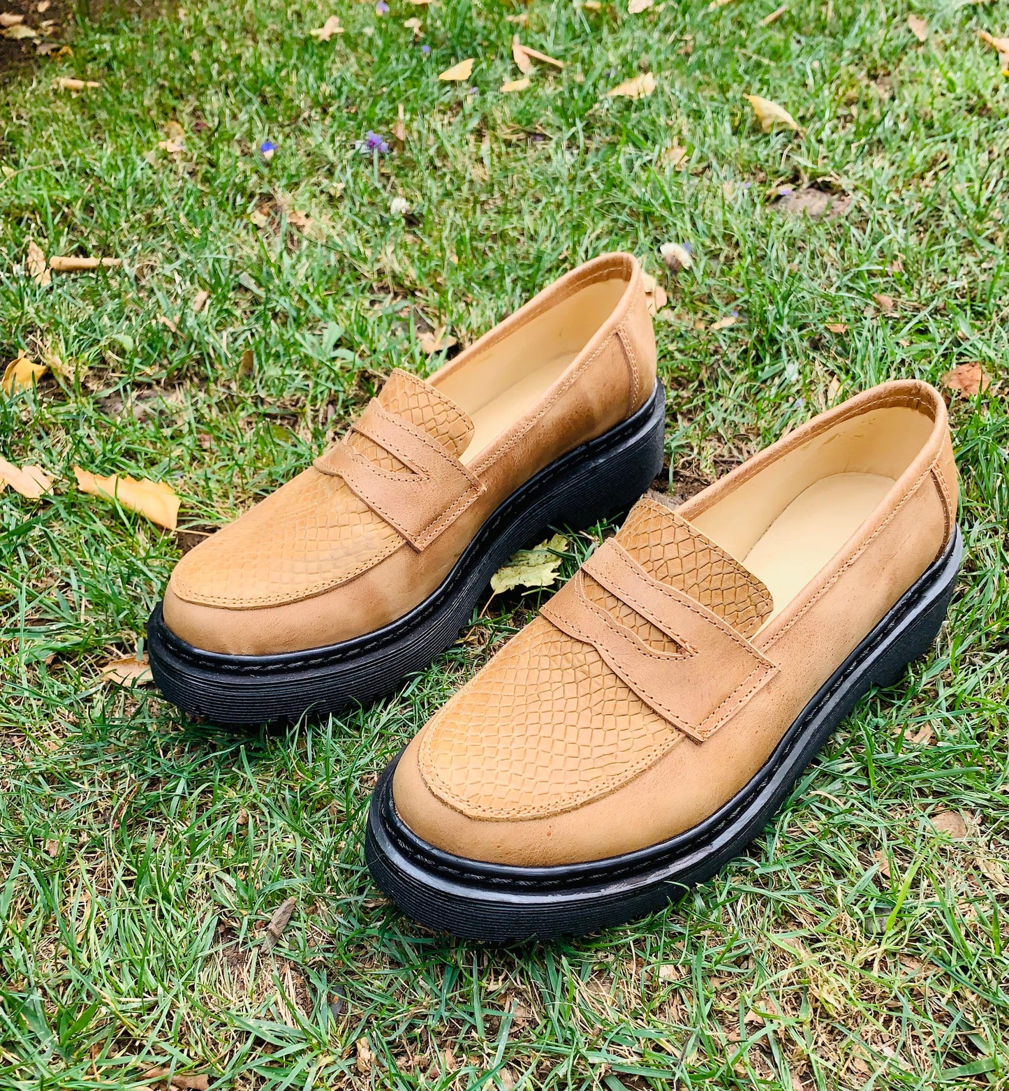 Mocasine Manchester cuero camel, serp, Bajito
