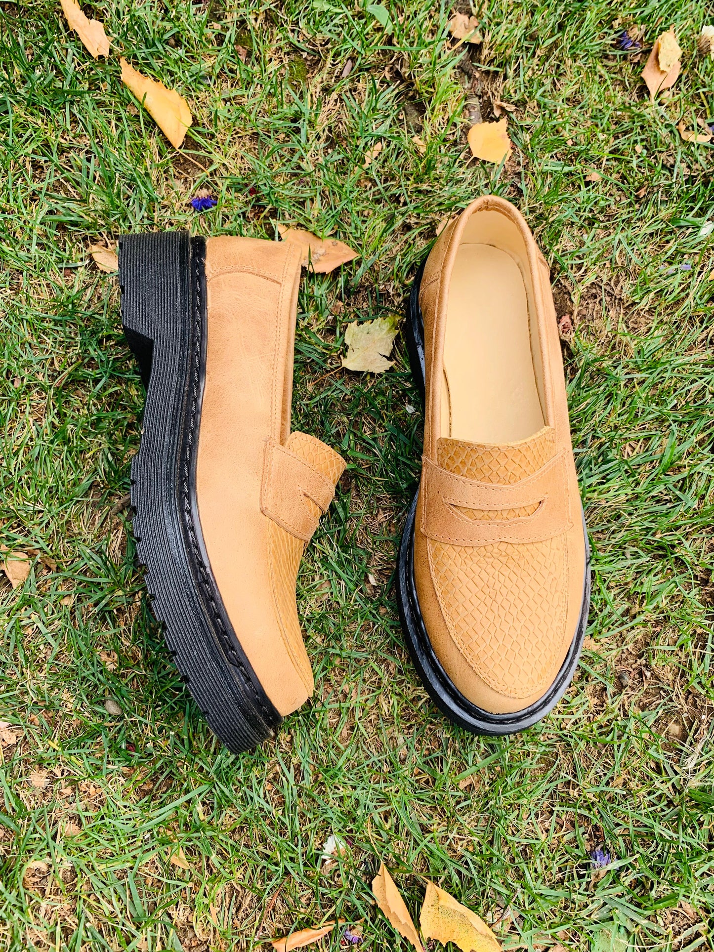 Mocasine Manchester cuero camel, serp, Bajito