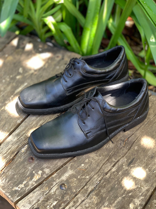 Zapato hombre tomas cuero negro, punta cuadrada