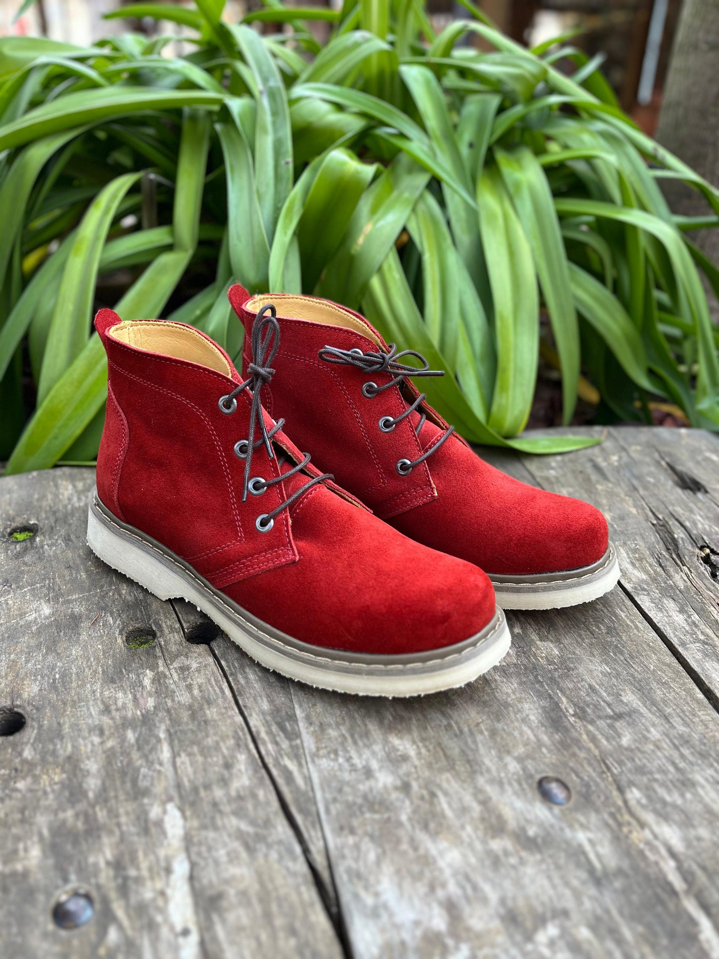 Botita corta México cuero rojo c/cordones