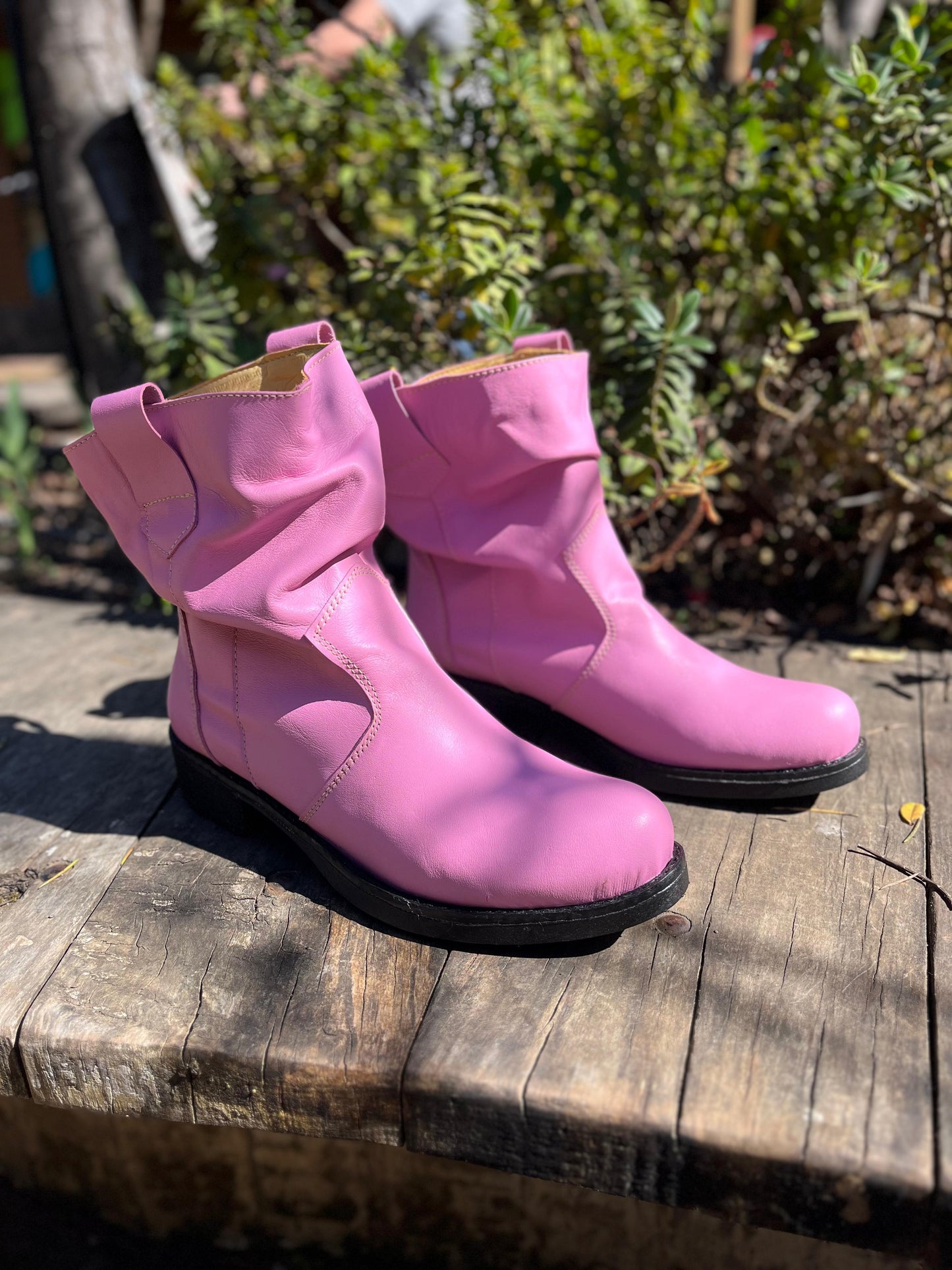 Botita arrugada Dubái cuero rosado