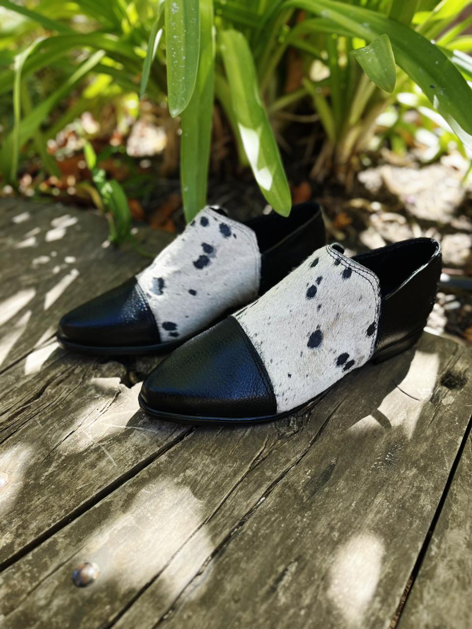 Babucha maricela cuero negro liso c/vaca