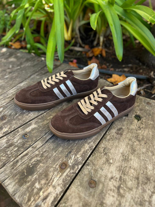 Zapatilla samba cuero reno chocolate c/dorado