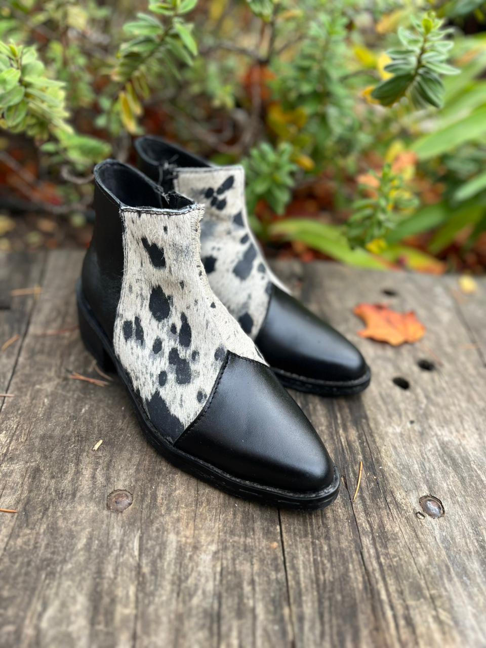 Botin cuero negro c/pelo vaca