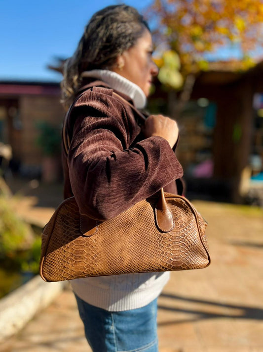Cartera cuero cafe serp croco rectangular