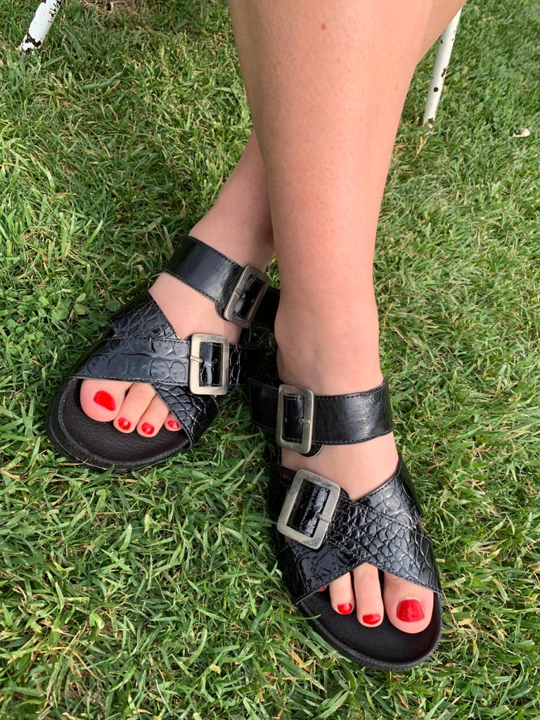 Sandalia Pisa cuero negro croco richiato