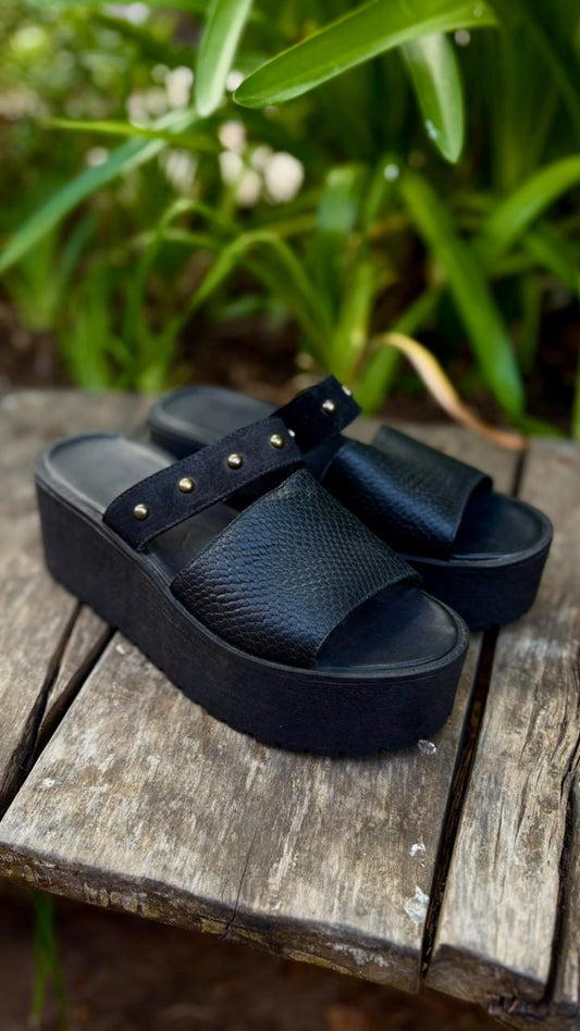Sandalia Castilla cuero negro serp