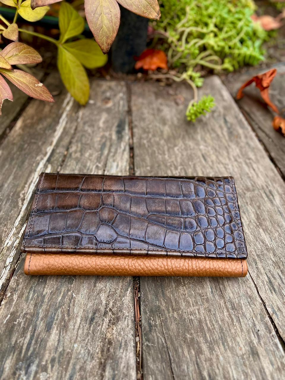 Billetera mujer cuero camel croco café