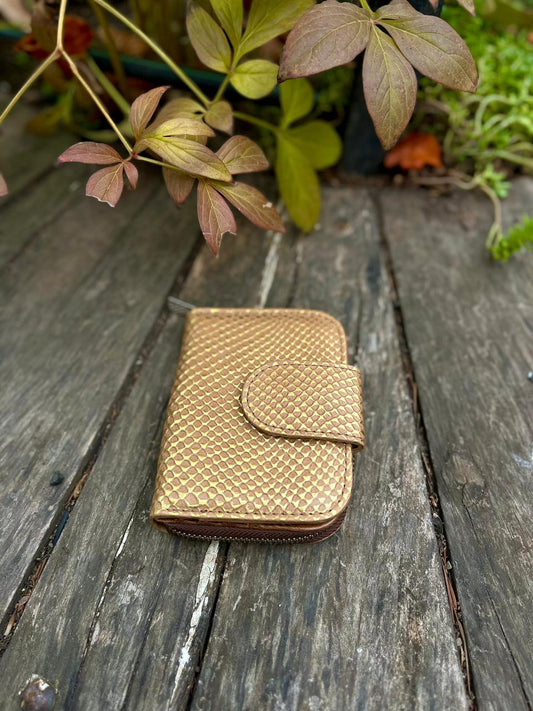 Billetera mujer cuero dorado serp